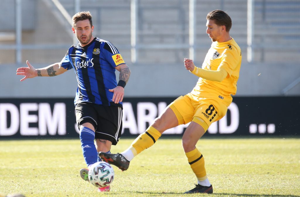 Steven Zellner (1.FC Saarbruecken) Peter van Ooijen (KFC Uerdingen)